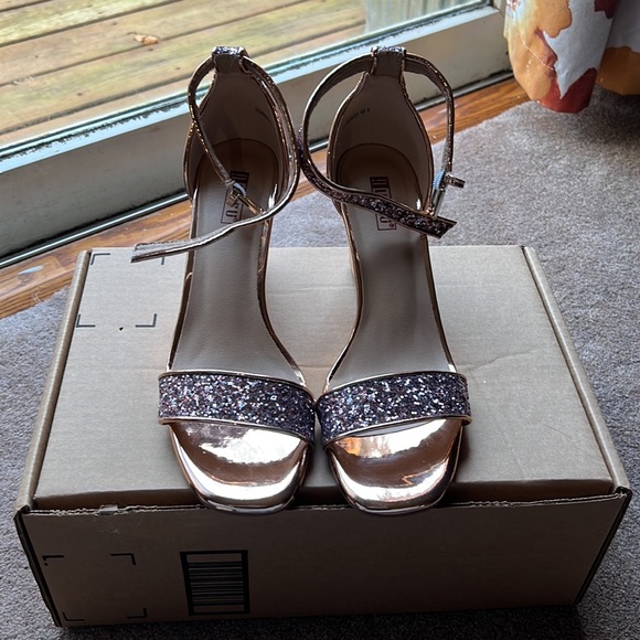 Rose Gold Sparkle Heel - Picture 3 of 5